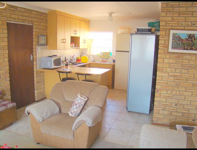 2 BEDROOM TOWNHOUSE FOR SALE IN NOORDHEUWEL